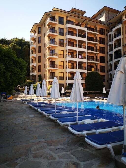 Green Garden View Apartment Golden Sands Exterior photo